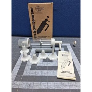 The Pampered Chef Easy Accent Decorator White Clear 1775 With 6 Tips and Box